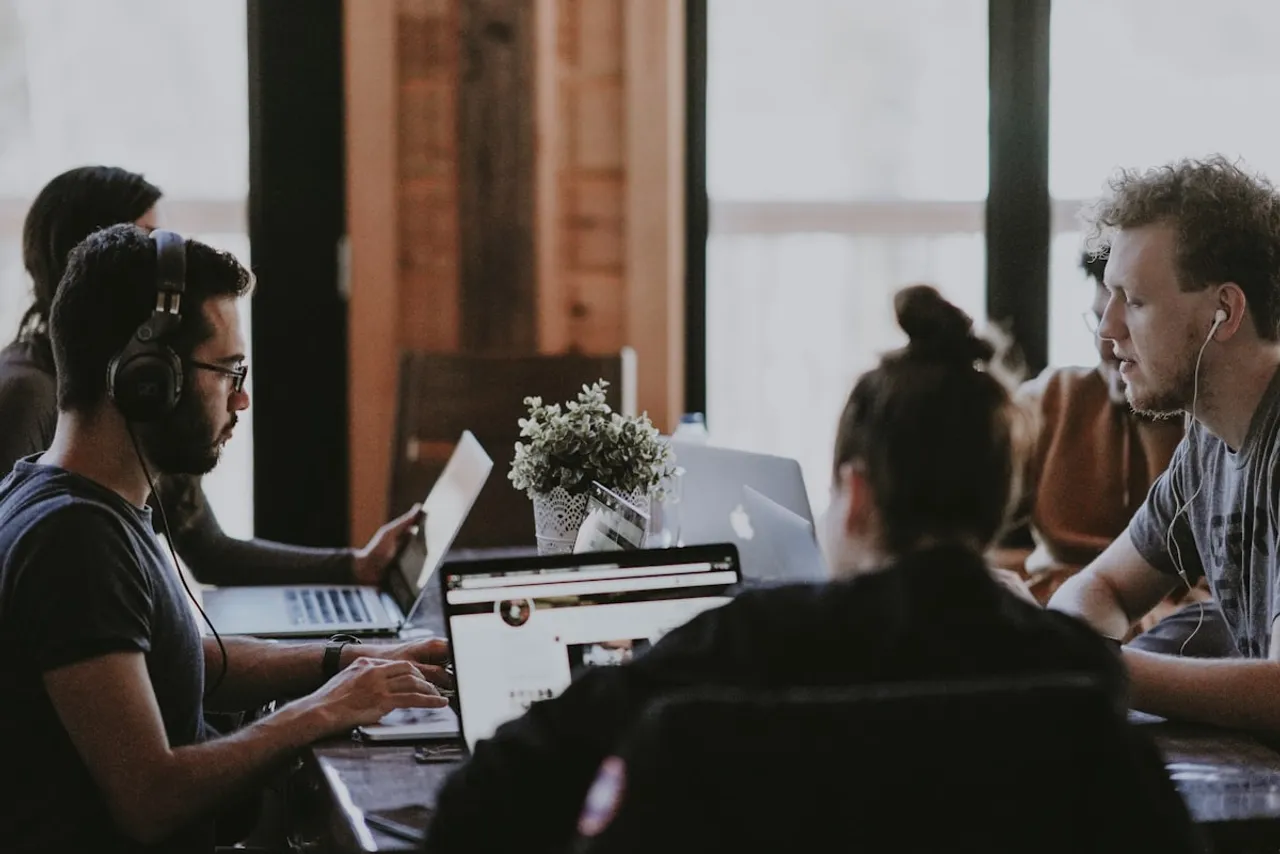 IT Support & MSPs — a team working with DaitchLens